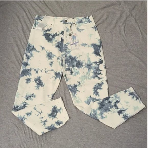 Tinseltown Mom Jeans. - Picture 6 of 10